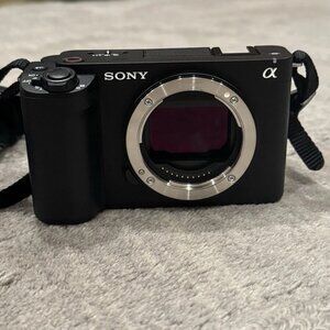 Sony ZV-E1 Used Camera Body Lens Set